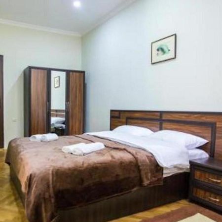 Hotel Cattaleya Batumi Esterno foto