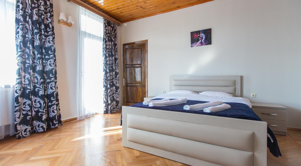 Hotel Cattaleya Batumi Esterno foto