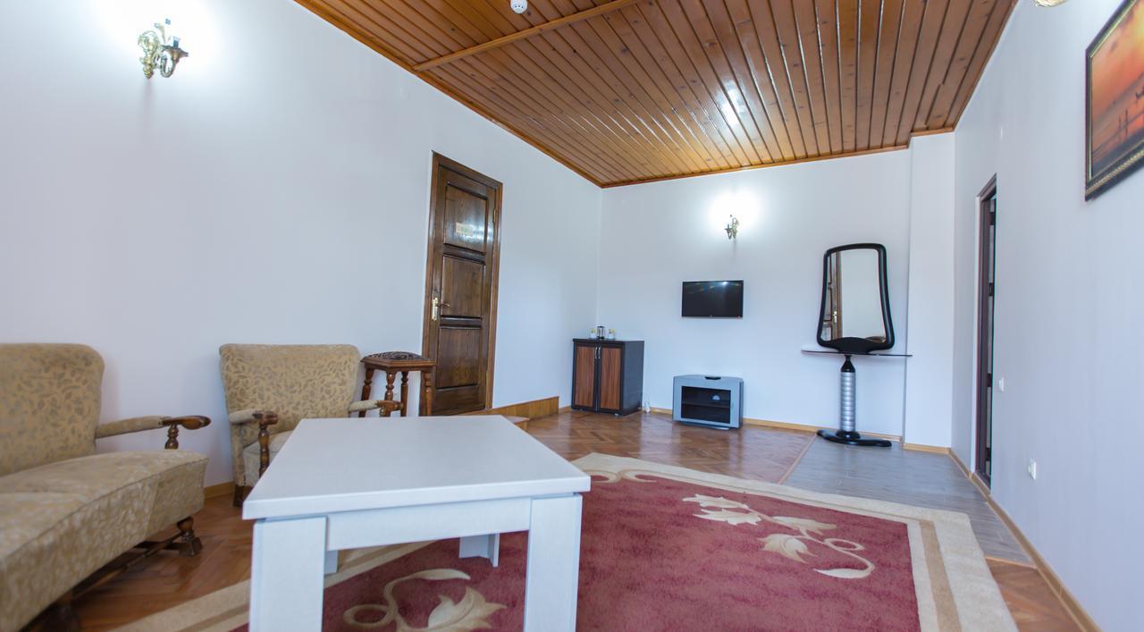 Hotel Cattaleya Batumi Esterno foto