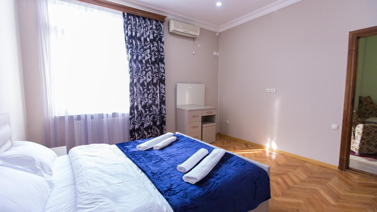 Hotel Cattaleya Batumi Esterno foto