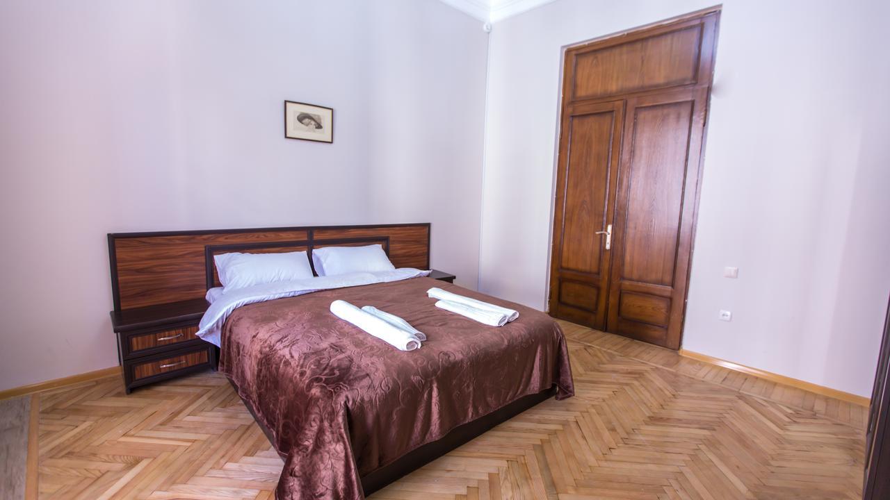 Hotel Cattaleya Batumi Esterno foto